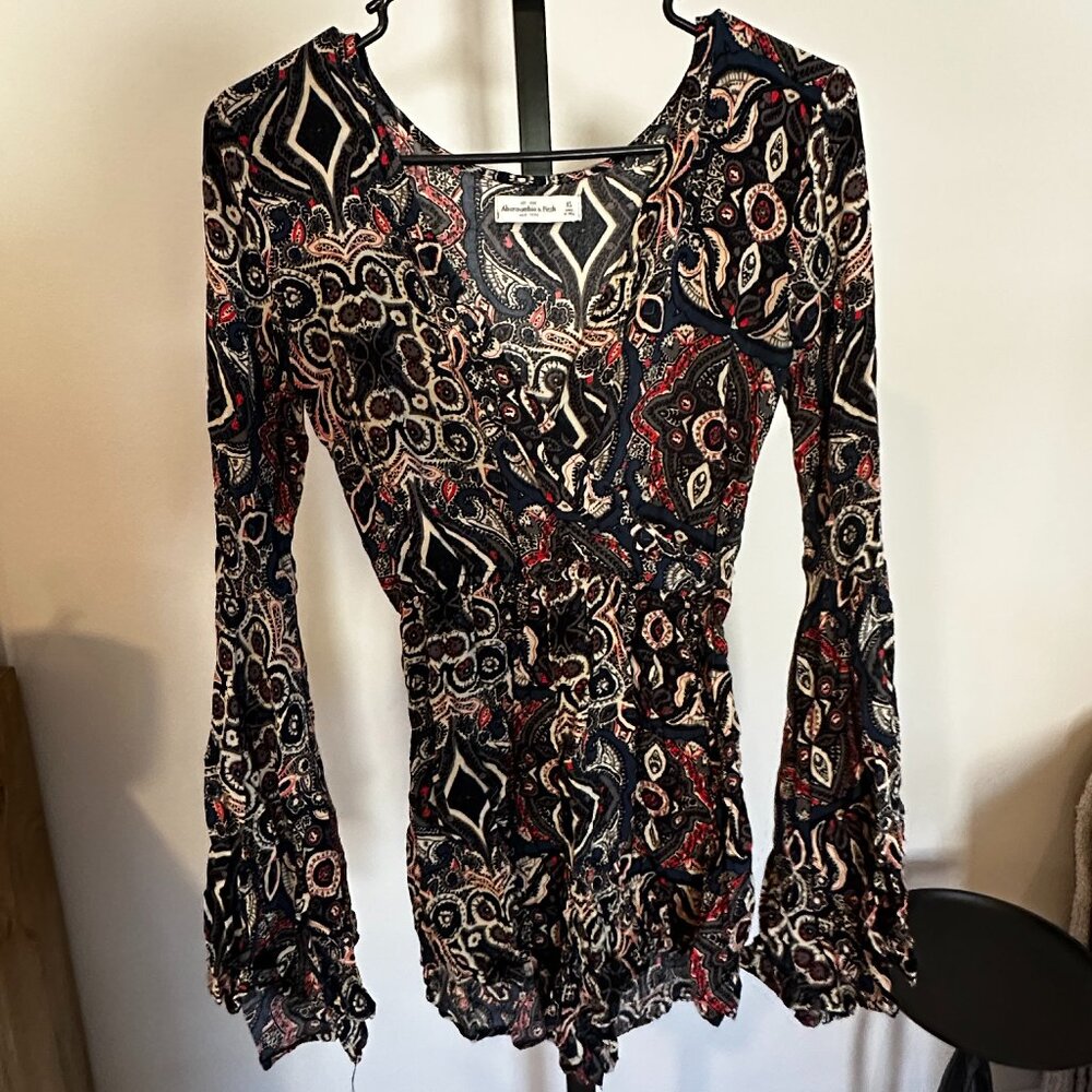 Abercrombie & Fitch Paisley Print Long Sleeve Romper – XS